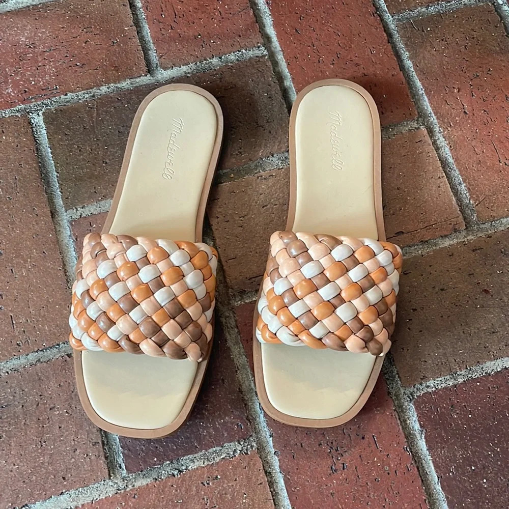 The Suzi Slide Sandal in Multi‎ Woven Leather